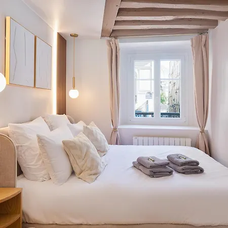 Louvre - Rivoli - Designer - Sleeps 3p Parigi
